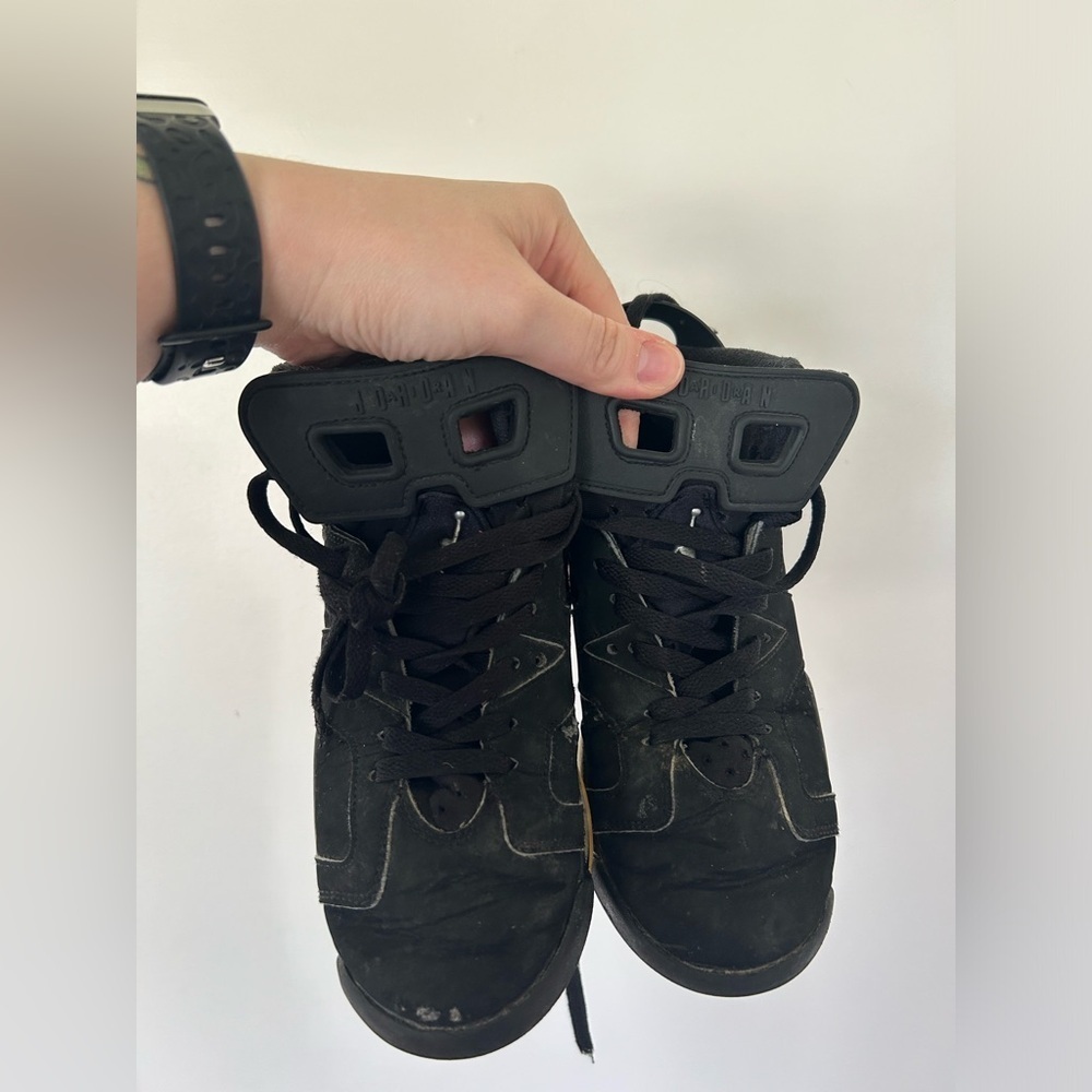 Jordan Retro 6’s (Chrome) colourway - Picture 3 of 8